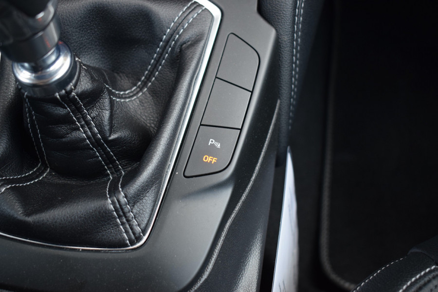 Ford Focus 1.0 EcoBoost Titanium X Business | CarPlay | Stuur- en Stoelverw. | Half Leer