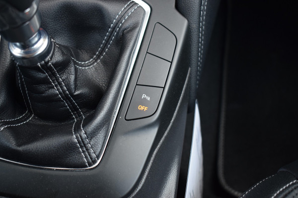 Ford Focus 1.0 EcoBoost Titanium X Business | CarPlay | Stuur- en Stoelverw. | Half Leer