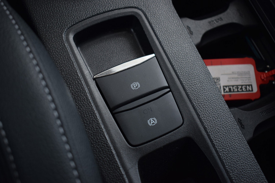 Ford Focus 1.0 EcoBoost Titanium X Business | CarPlay | Stuur- en Stoelverw. | Half Leer