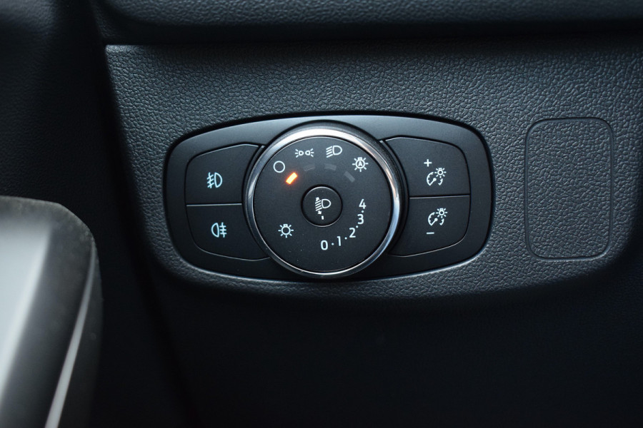 Ford Focus 1.0 EcoBoost Titanium X Business | CarPlay | Stuur- en Stoelverw. | Half Leer