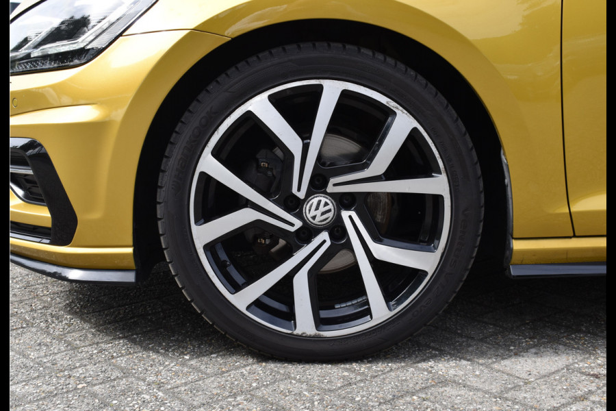 Volkswagen GOLF Variant 1.5 TSI Highline Business R-Line Automaat / Adap. Cruise / Sportstoelen / Parkeersensoren v+a / Navi