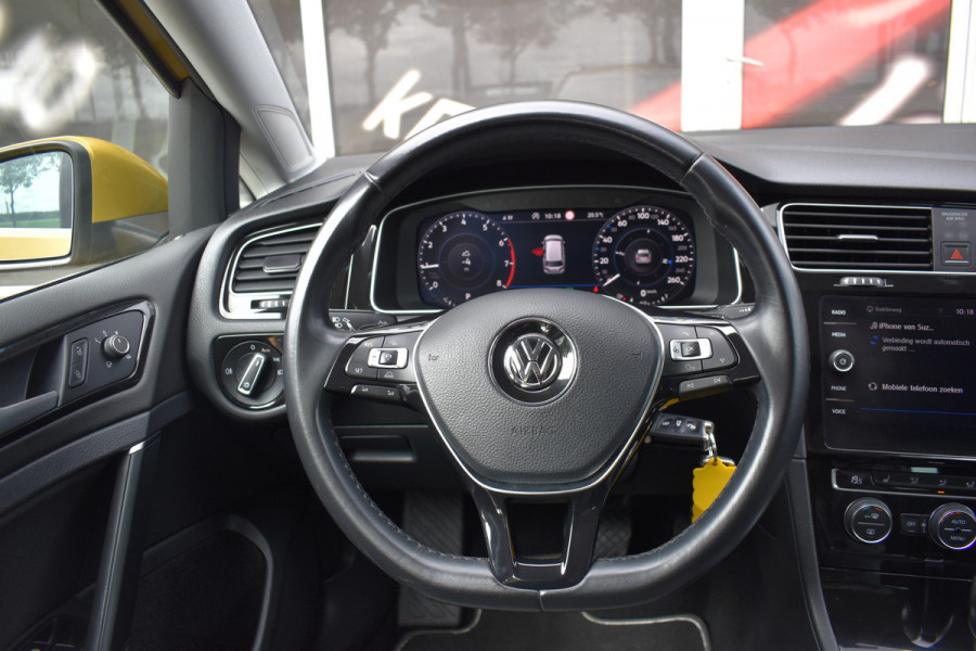 Volkswagen GOLF Variant 1.5 TSI Highline Business R-Line Automaat / Adap. Cruise / Sportstoelen / Parkeersensoren v+a / Navi