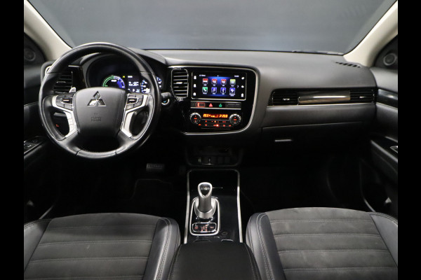 Mitsubishi Outlander 2.4 PHEV Intense S [TREKHAAK, CAMERA, STOELVERWARMING, HALF LEDER, PDC V+A, CRUISE, CLIMATE, NIEUWSTAAT]