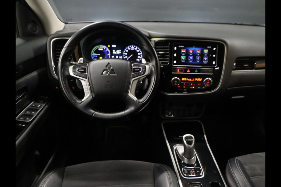 Mitsubishi Outlander 2.4 PHEV Intense S [TREKHAAK, CAMERA, STOELVERWARMING, HALF LEDER, PDC V+A, CRUISE, CLIMATE, NIEUWSTAAT]