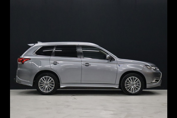 Mitsubishi Outlander 2.4 PHEV Intense S [TREKHAAK, CAMERA, STOELVERWARMING, HALF LEDER, PDC V+A, CRUISE, CLIMATE, NIEUWSTAAT]