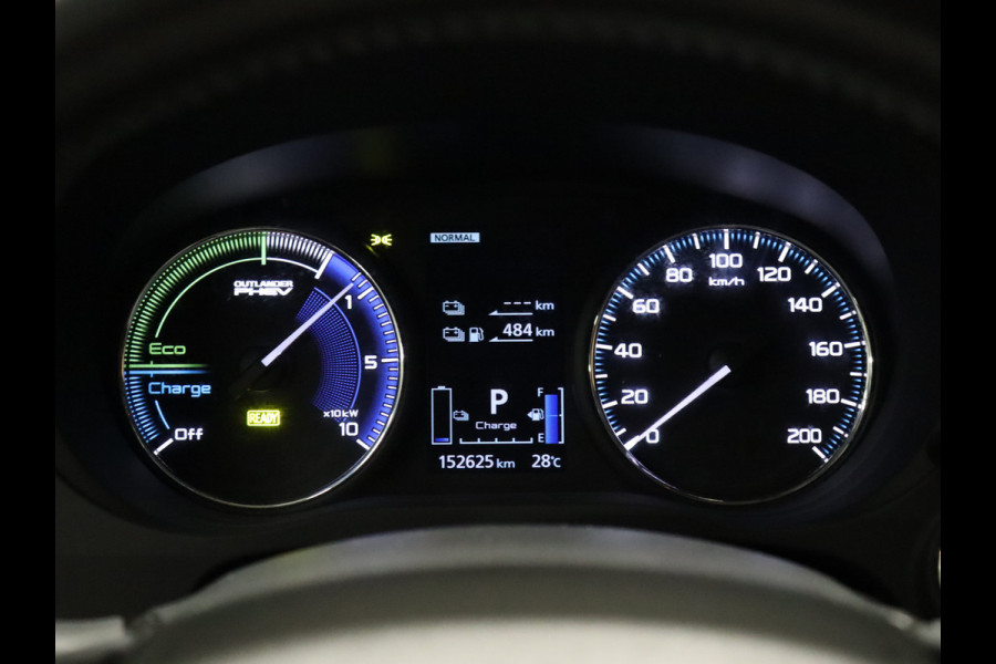 Mitsubishi Outlander 2.4 PHEV Intense S [TREKHAAK, CAMERA, STOELVERWARMING, HALF LEDER, PDC V+A, CRUISE, CLIMATE, NIEUWSTAAT]