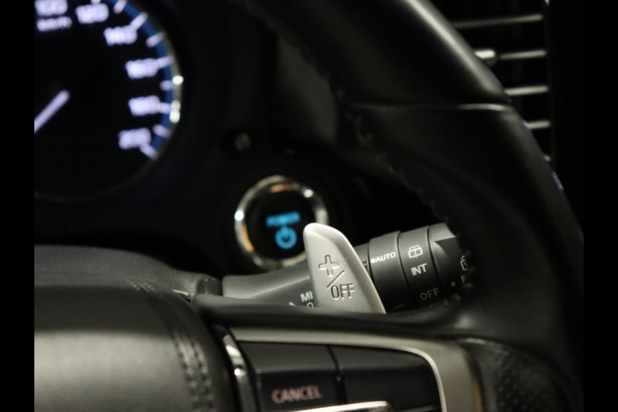 Mitsubishi Outlander 2.4 PHEV Intense S [TREKHAAK, CAMERA, STOELVERWARMING, HALF LEDER, PDC V+A, CRUISE, CLIMATE, NIEUWSTAAT]