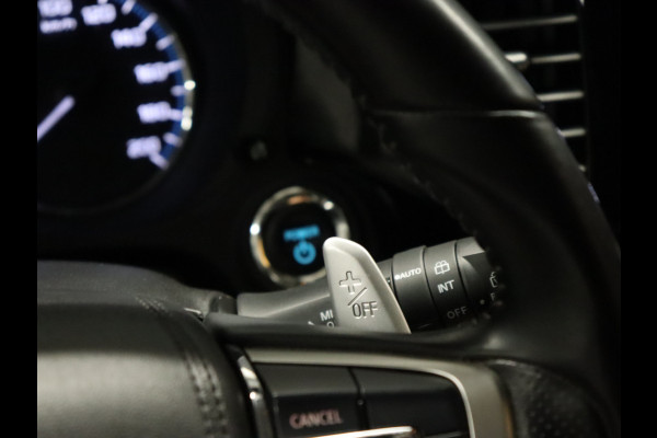 Mitsubishi Outlander 2.4 PHEV Intense S [TREKHAAK, CAMERA, STOELVERWARMING, HALF LEDER, PDC V+A, CRUISE, CLIMATE, NIEUWSTAAT]
