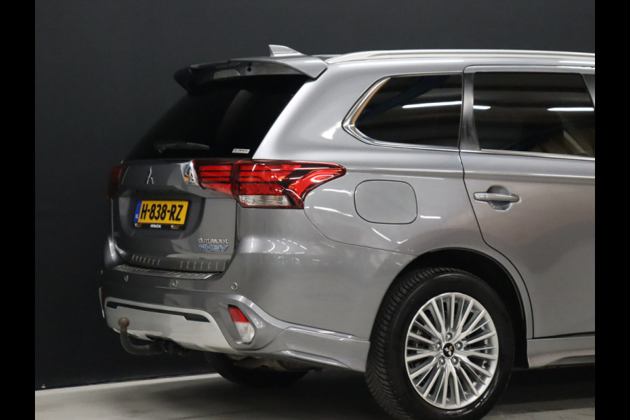 Mitsubishi Outlander 2.4 PHEV Intense S [TREKHAAK, CAMERA, STOELVERWARMING, HALF LEDER, PDC V+A, CRUISE, CLIMATE, NIEUWSTAAT]