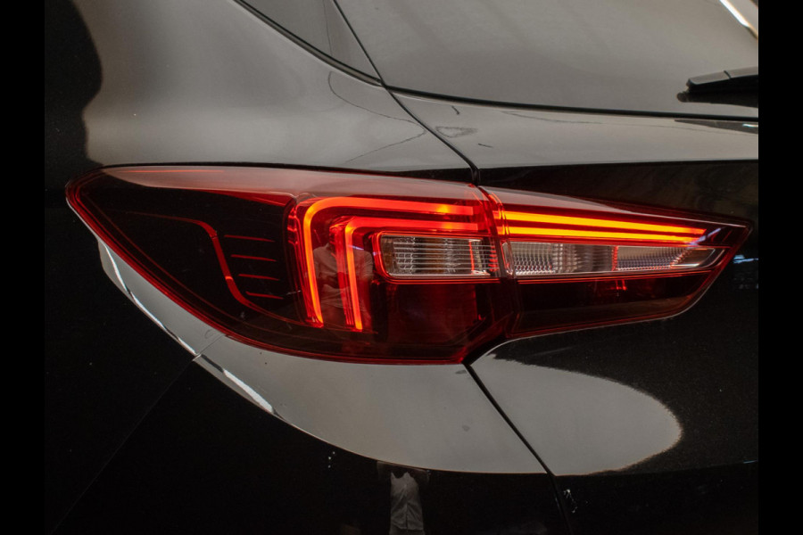 Opel Grandland X 1.2 Turbo Innovation Sport (APPLE CARPLAY,NAVI,PDC,LED,CRUISE,CLIMATE,SPORTSTOELEN,LM VELGEN,NETTE STAAT)