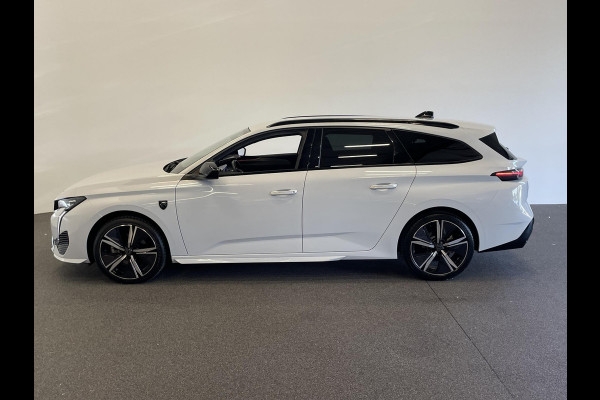 Peugeot 308 1.2 PureTech GT Climate control Adaptive cruise control Parkeersensoren Achteruitrijcamera Navigatie Voorstoelen verwarmd LED Apple Carplay/ Android Auto