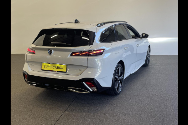 Peugeot 308 1.2 PureTech GT Climate control Adaptive cruise control Parkeersensoren Achteruitrijcamera Navigatie Voorstoelen verwarmd LED Apple Carplay/ Android Auto
