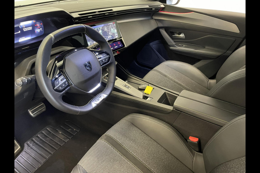 Peugeot 308 1.2 PureTech GT Climate control Adaptive cruise control Parkeersensoren Achteruitrijcamera Navigatie Voorstoelen verwarmd LED Apple Carplay/ Android Auto