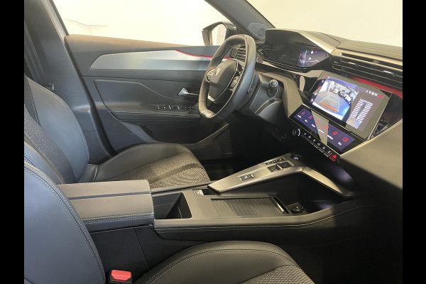 Peugeot 308 1.2 PureTech GT Climate control Adaptive cruise control Parkeersensoren Achteruitrijcamera Navigatie Voorstoelen verwarmd LED Apple Carplay/ Android Auto