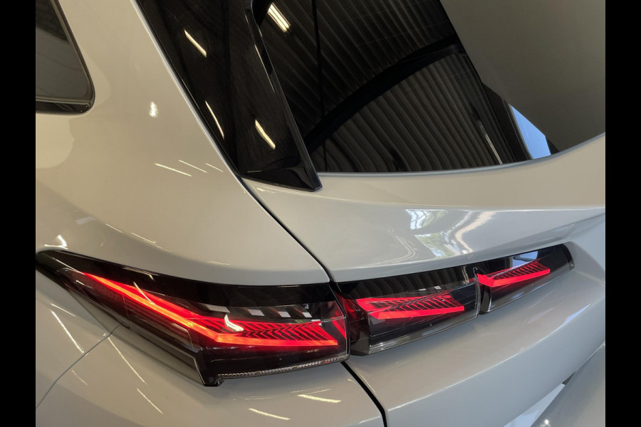 Peugeot 308 1.2 PureTech GT Climate control Adaptive cruise control Parkeersensoren Achteruitrijcamera Navigatie Voorstoelen verwarmd LED Apple Carplay/ Android Auto