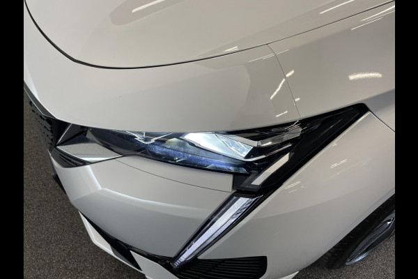 Peugeot 308 1.2 PureTech GT Climate control Adaptive cruise control Parkeersensoren Achteruitrijcamera Navigatie Voorstoelen verwarmd LED Apple Carplay/ Android Auto