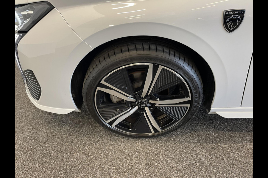 Peugeot 308 1.2 PureTech GT Climate control Adaptive cruise control Parkeersensoren Achteruitrijcamera Navigatie Voorstoelen verwarmd LED Apple Carplay/ Android Auto