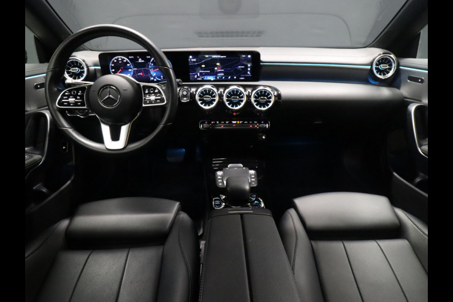 Mercedes-Benz CLA-Klasse 180 Business Solution Luxury [SCHUIFKANTELDAK, SFEERVERLICHTING, CAMERA, WIDESCREEN, VOL LEDER, STOELVERWARMING, PDC V+A, CRUISE, CLIMATE, NIEUWSTAAT]