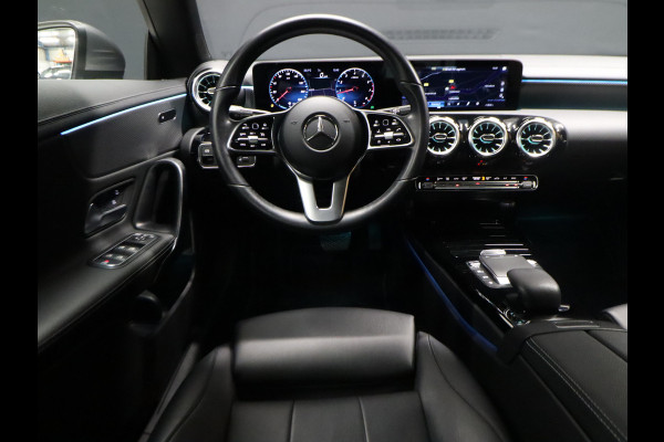 Mercedes-Benz CLA-Klasse 180 Business Solution Luxury [SCHUIFKANTELDAK, SFEERVERLICHTING, CAMERA, WIDESCREEN, VOL LEDER, STOELVERWARMING, PDC V+A, CRUISE, CLIMATE, NIEUWSTAAT]