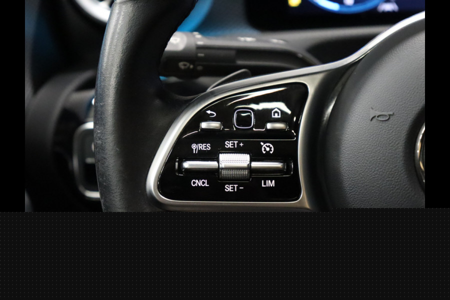 Mercedes-Benz CLA-Klasse 180 Business Solution Luxury [SCHUIFKANTELDAK, SFEERVERLICHTING, CAMERA, WIDESCREEN, VOL LEDER, STOELVERWARMING, PDC V+A, CRUISE, CLIMATE, NIEUWSTAAT]