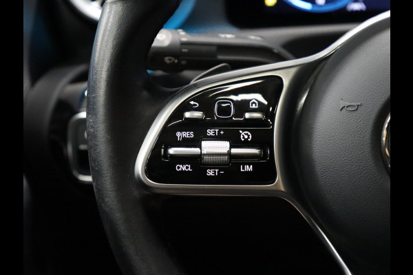 Mercedes-Benz CLA-Klasse 180 Business Solution Luxury [SCHUIFKANTELDAK, SFEERVERLICHTING, CAMERA, WIDESCREEN, VOL LEDER, STOELVERWARMING, PDC V+A, CRUISE, CLIMATE, NIEUWSTAAT]