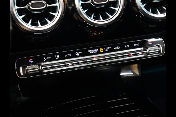 Mercedes-Benz CLA-Klasse 180 Business Solution Luxury [SCHUIFKANTELDAK, SFEERVERLICHTING, CAMERA, WIDESCREEN, VOL LEDER, STOELVERWARMING, PDC V+A, CRUISE, CLIMATE, NIEUWSTAAT]