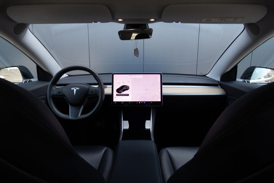 Tesla Model 3 Long Range AWD 75 kWh | AFNEEMBARE TREKHAAK | AUTOPILOT | 1STE EIGENAAR