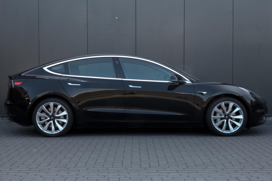 Tesla Model 3 Long Range AWD 75 kWh | AFNEEMBARE TREKHAAK | AUTOPILOT | 1STE EIGENAAR