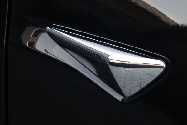 Tesla Model 3 Long Range AWD 75 kWh | AFNEEMBARE TREKHAAK | AUTOPILOT | 1STE EIGENAAR