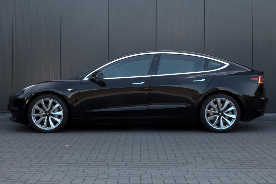 Tesla Model 3 Long Range AWD 75 kWh | AFNEEMBARE TREKHAAK | AUTOPILOT | 1STE EIGENAAR