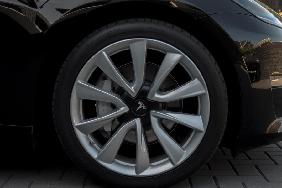 Tesla Model 3 Long Range AWD 75 kWh | AFNEEMBARE TREKHAAK | AUTOPILOT | 1STE EIGENAAR