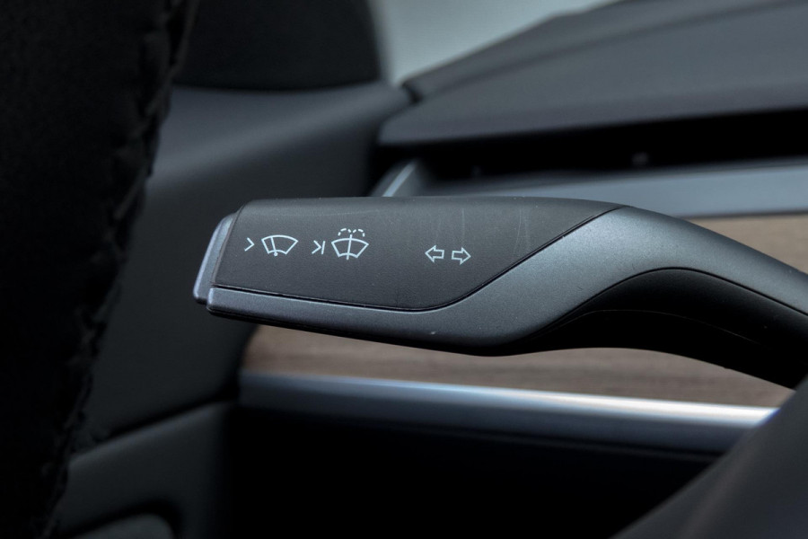 Tesla Model 3 Long Range AWD 75 kWh | AFNEEMBARE TREKHAAK | AUTOPILOT | 1STE EIGENAAR
