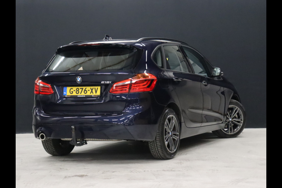 BMW 2 Serie Active Tourer 218i High Executive [TREKHAAK AFNEEMBAAR, GROOT NAVIGATIE, HEAD-UP, HALF LEDER, STOELVERWARMING, PDC ACHTER, CRUISE, CLIMATE, NIEUWSTAAT]