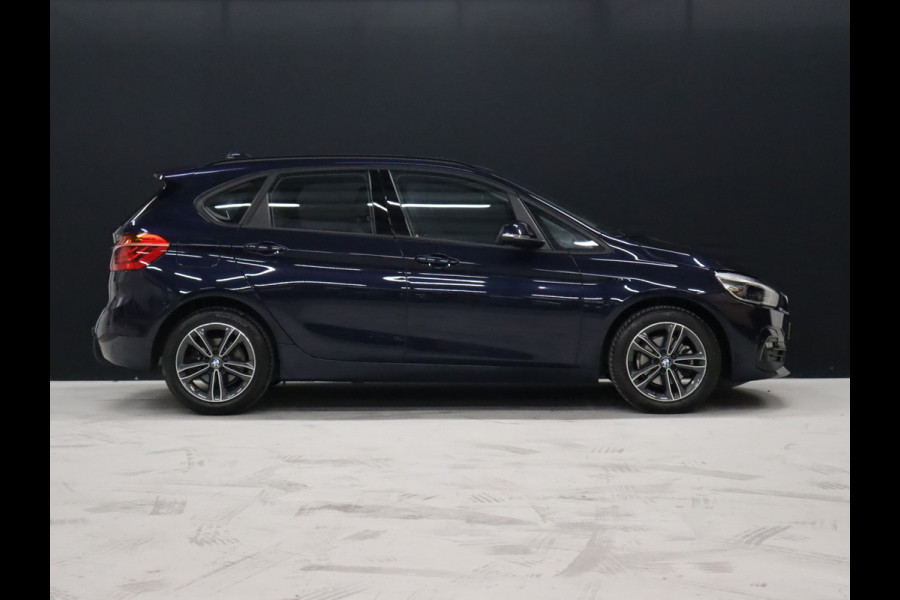 BMW 2 Serie Active Tourer 218i High Executive [TREKHAAK AFNEEMBAAR, GROOT NAVIGATIE, HEAD-UP, HALF LEDER, STOELVERWARMING, PDC ACHTER, CRUISE, CLIMATE, NIEUWSTAAT]
