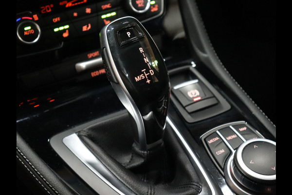 BMW 2 Serie Active Tourer 218i High Executive [TREKHAAK AFNEEMBAAR, GROOT NAVIGATIE, HEAD-UP, HALF LEDER, STOELVERWARMING, PDC ACHTER, CRUISE, CLIMATE, NIEUWSTAAT]