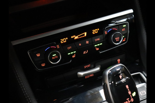 BMW 2 Serie Active Tourer 218i High Executive [TREKHAAK AFNEEMBAAR, GROOT NAVIGATIE, HEAD-UP, HALF LEDER, STOELVERWARMING, PDC ACHTER, CRUISE, CLIMATE, NIEUWSTAAT]