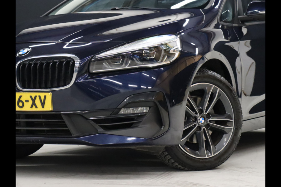BMW 2 Serie Active Tourer 218i High Executive [TREKHAAK AFNEEMBAAR, GROOT NAVIGATIE, HEAD-UP, HALF LEDER, STOELVERWARMING, PDC ACHTER, CRUISE, CLIMATE, NIEUWSTAAT]