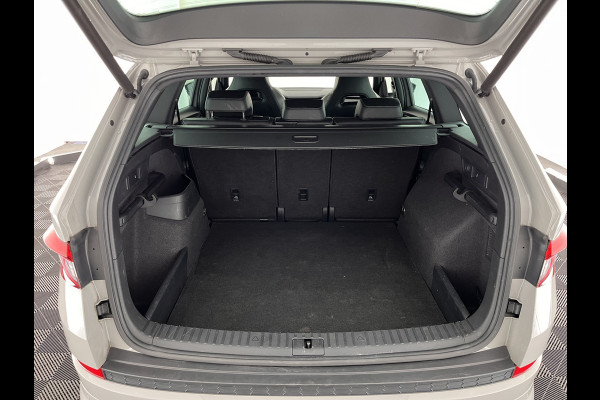 Škoda Kodiaq 1.5 TSI Sportline Business Aut. *LEATHER-ALCANTARA | FULL-LED | HEATED-SPORTSEATS | ADAPTIVE-CRUISE | MEMORY-PACK | DIGI-COCKPIT | CANTON-AUDIO | SHIFT-PADDLES | CARPLAY | AMBIENT-LIGHT | KEYLESS | DAB | 20''ALU*