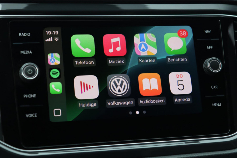 Volkswagen T-Roc 1.5 TSI Sport / PANODAK / DODEHOEK / ACC / CAMERA / CARPLAY