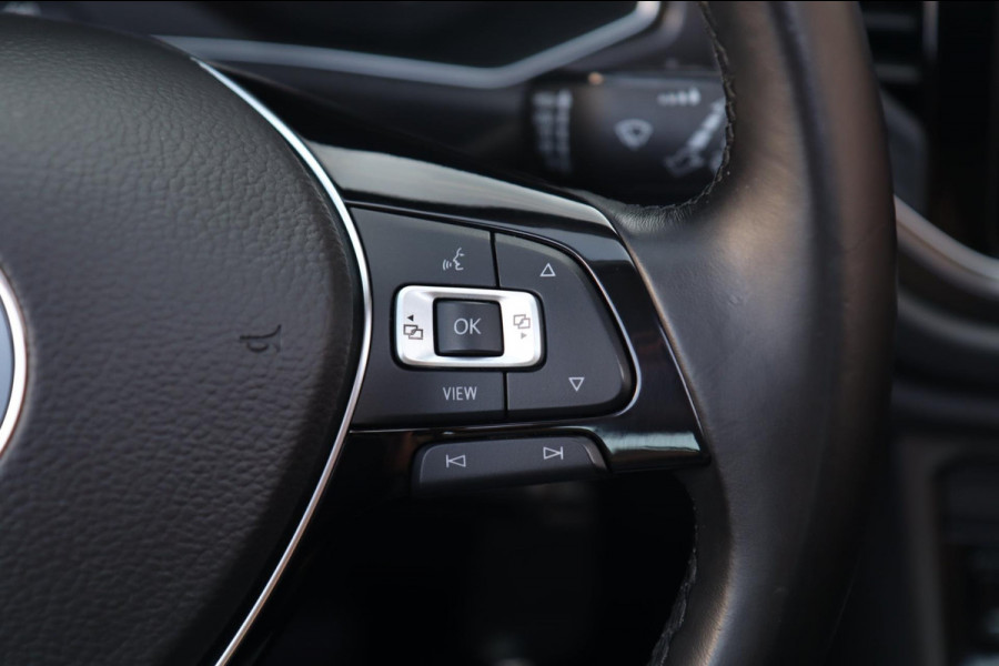 Volkswagen T-Roc 1.5 TSI Sport / PANODAK / DODEHOEK / ACC / CAMERA / CARPLAY
