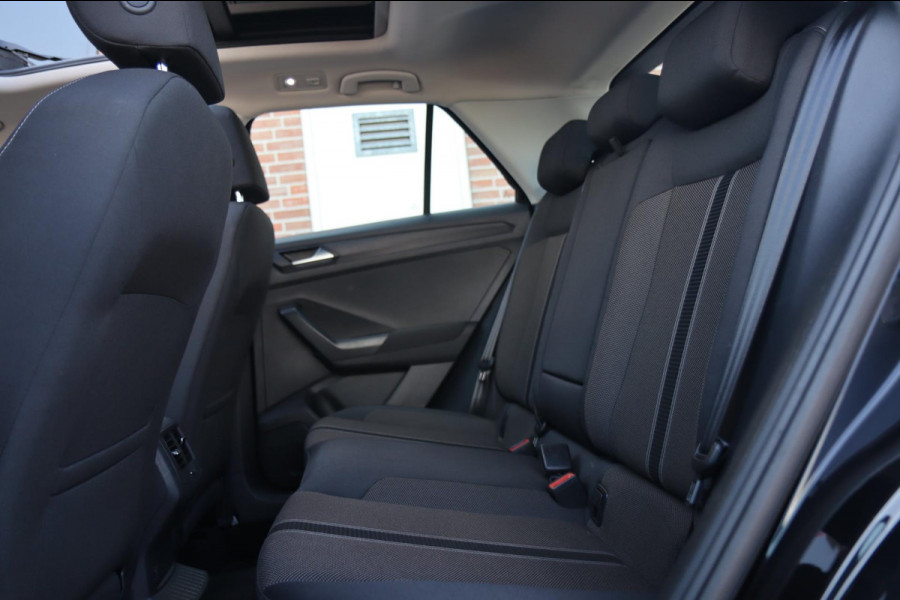 Volkswagen T-Roc 1.5 TSI Sport / PANODAK / DODEHOEK / ACC / CAMERA / CARPLAY