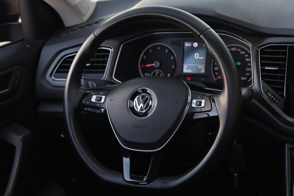 Volkswagen T-Roc 1.5 TSI Sport / PANODAK / DODEHOEK / ACC / CAMERA / CARPLAY