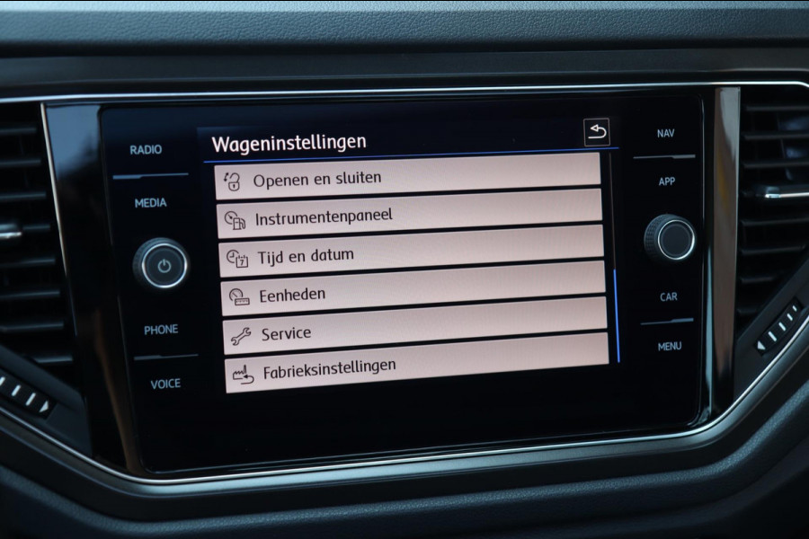 Volkswagen T-Roc 1.5 TSI Sport / PANODAK / DODEHOEK / ACC / CAMERA / CARPLAY