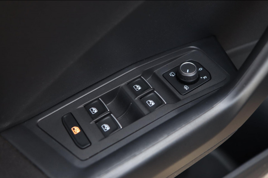 Volkswagen T-Roc 1.5 TSI Sport / PANODAK / DODEHOEK / ACC / CAMERA / CARPLAY