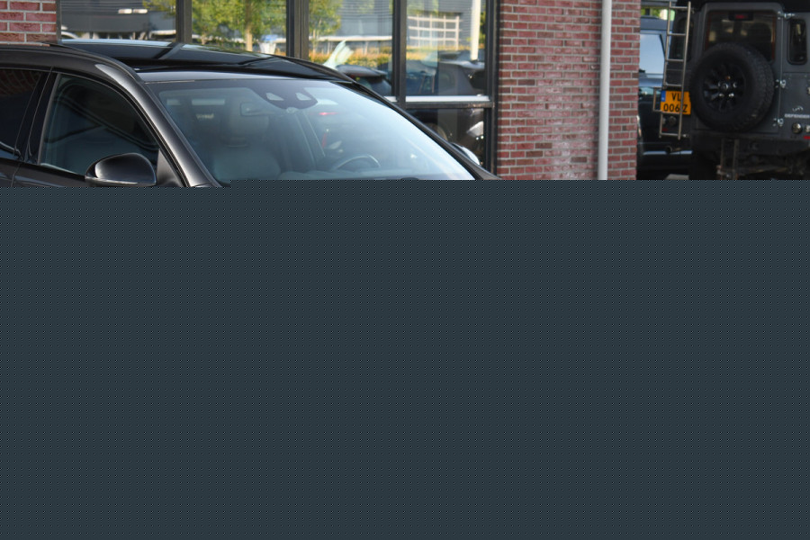 Mercedes-Benz C-Klasse Estate 300 e AMG Pano Distr Trekh HUD 360 Night Massage