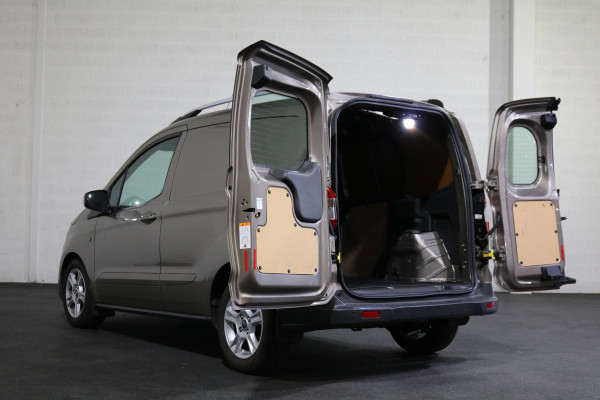Ford Transit Courier 1.5 TDCI 100pk Euro 6 Limited Airco Navigatie BPM Vrij