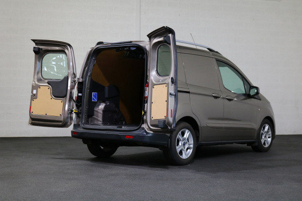 Ford Transit Courier 1.5 TDCI 100pk Euro 6 Limited Airco Navigatie BPM Vrij