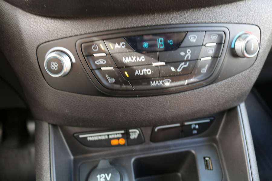 Ford Transit Courier 1.5 TDCI 100pk Euro 6 Limited Airco Navigatie BPM Vrij