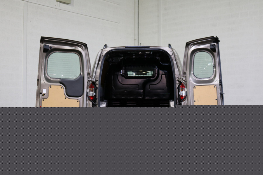 Ford Transit Courier 1.5 TDCI 100pk Euro 6 Limited Airco Navigatie BPM Vrij