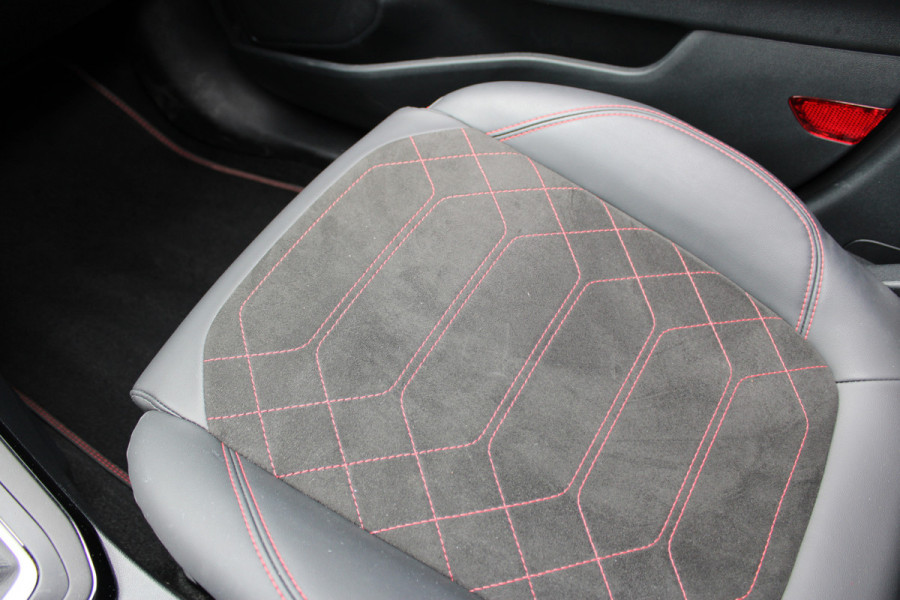 Ford Puma 1.0 EcoBoost Hybrid ST-Line X | Nieuw model | Trekhaak | BLIS | Carplay | Camera  | Adaptieve cruise